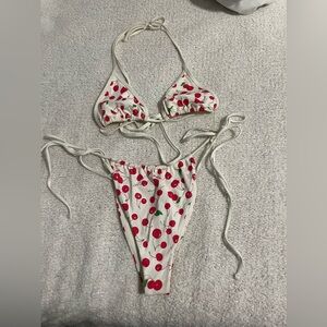 Frankie’s bikinis Sydney Sweeney collab 
Size medium